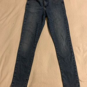 Levi Strauss& co jean shaping skinny teen size 29